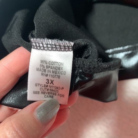 Shein Split Front PU Leather Halter Top, NWOT’s, Plus FREE Shirt, Size 3X (18) - Picture 14 of 14